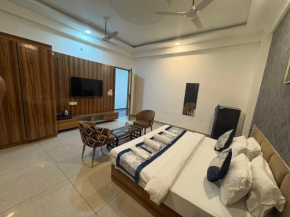 Radiant Blu Hotel